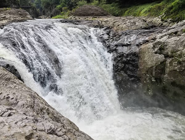 屏南鸳鸯溪小壶口瀑布和仓潭